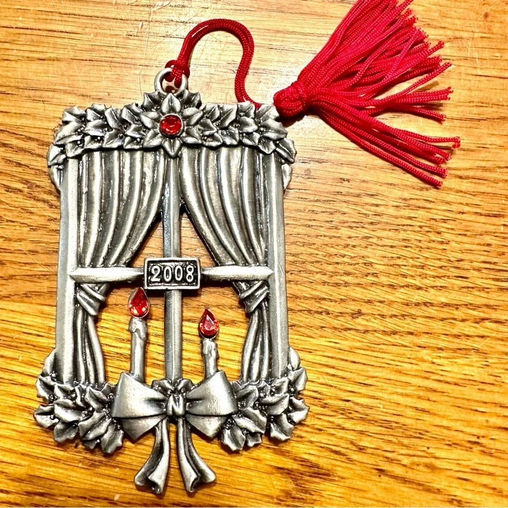 Avon 2008 Collectible Pewter Christmas Ornament Candle In Window